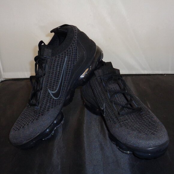 Brand New Nike Air Vapormax 2021 FK Boy's shoes. Black. New In Box F53 - Picture 2 of 6